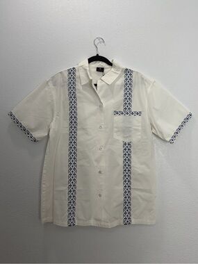 Thrills Rhodes Embroidered Short Sleeve Shirt Size Medium NWT